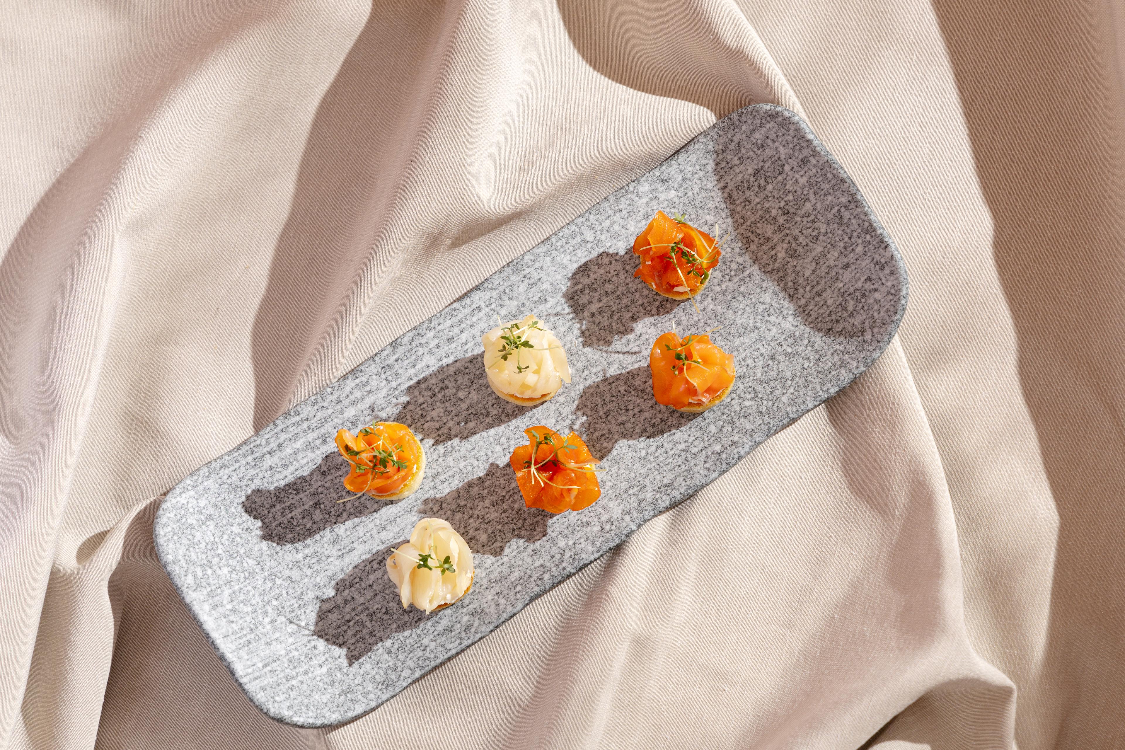 Мини оладушки с форелью и палтусом