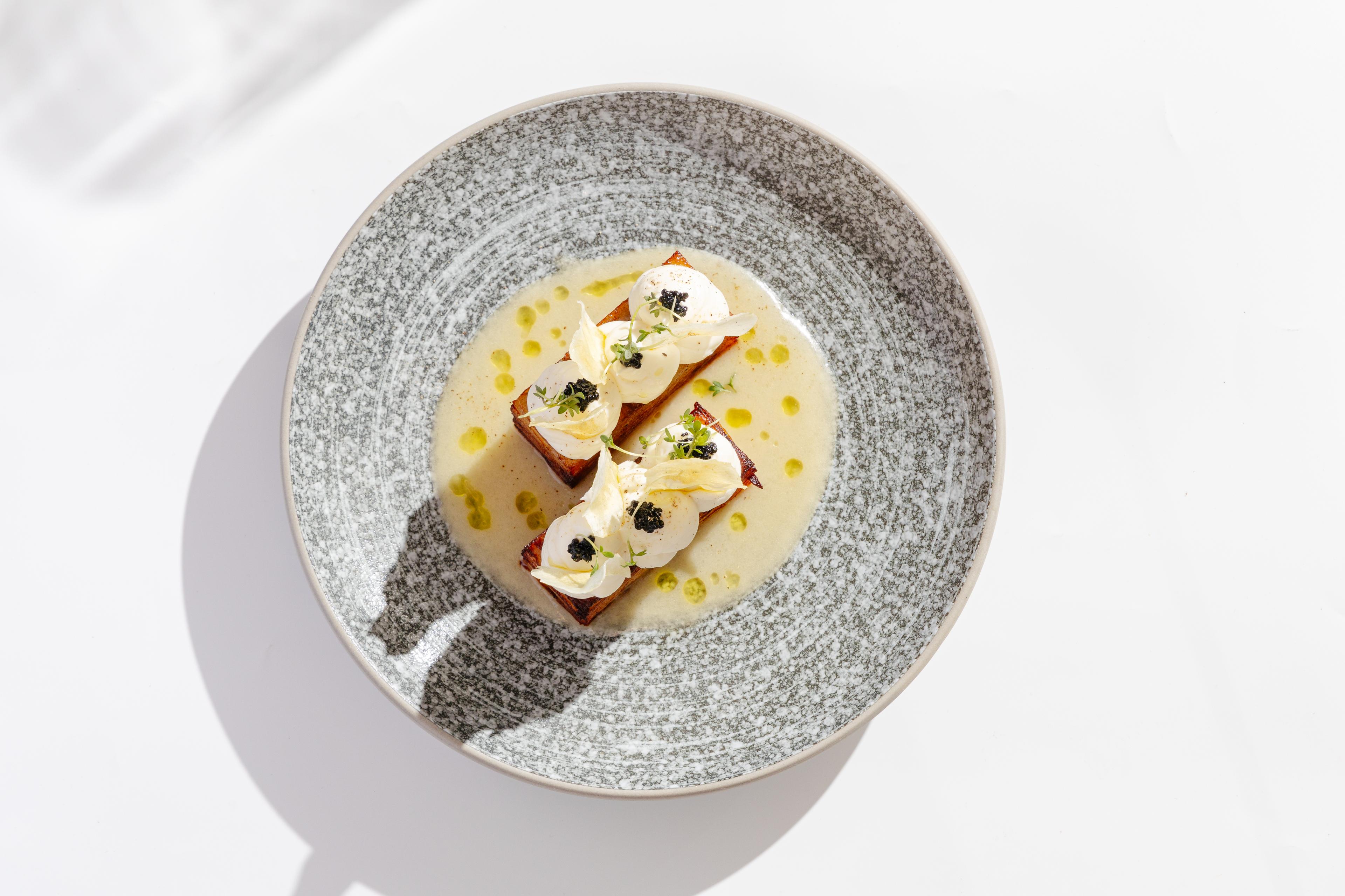 Картофельный гратен с эспумой из пармезана