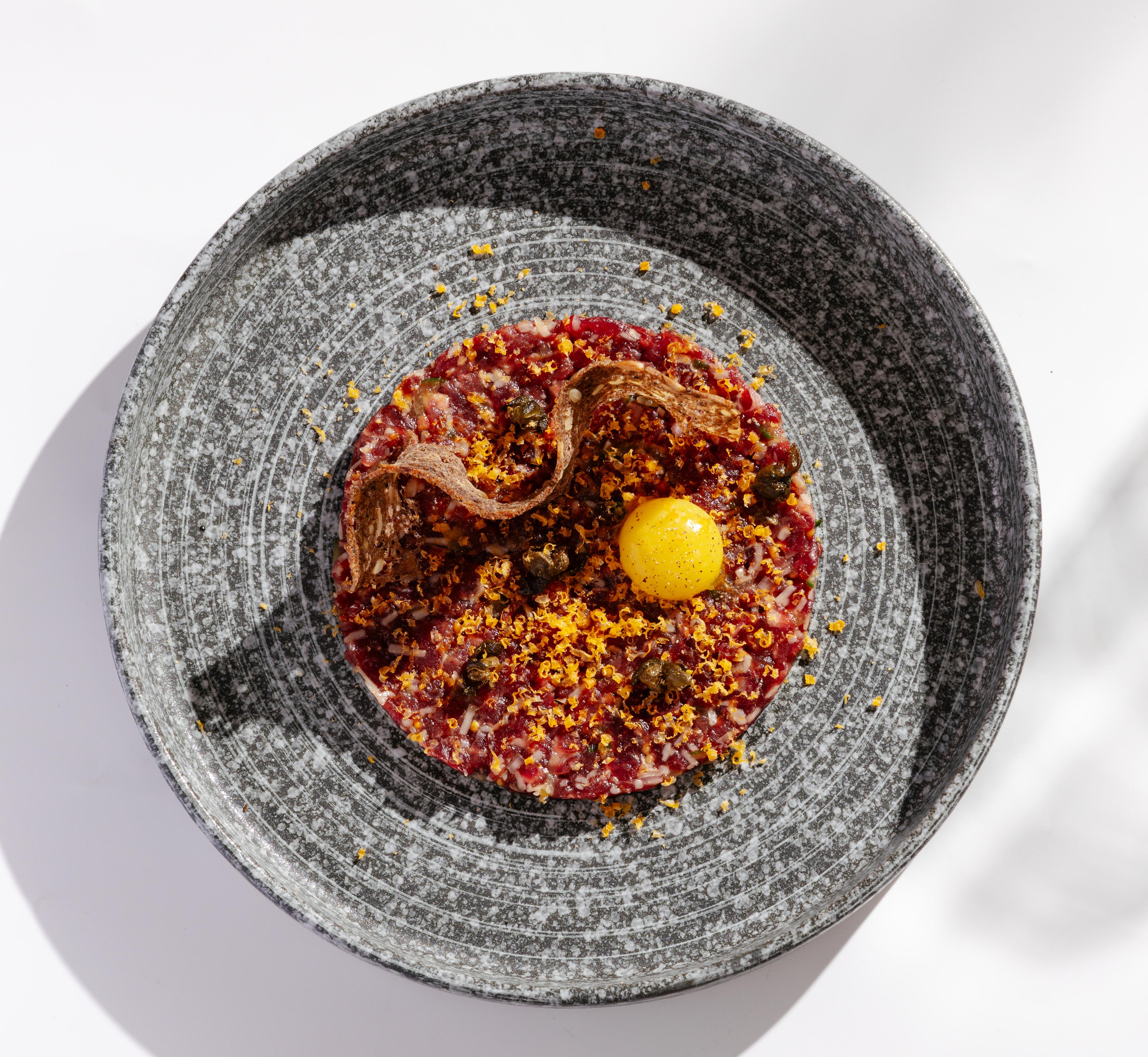 Пьемонтский тартар из говядины с анчоусами