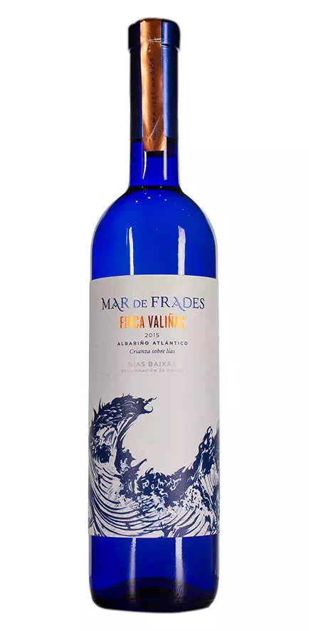 Де маре вино. Испанское вино mare de Frades. Вино вино Верде Маре Альта.